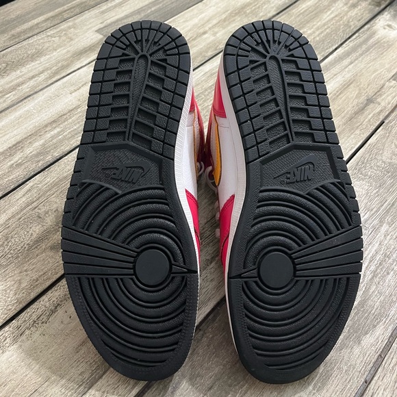 Air Jordan 1 retro high light fusion red size 11 sneaker shoe. NO INSOLES. - Picture 5 of 5